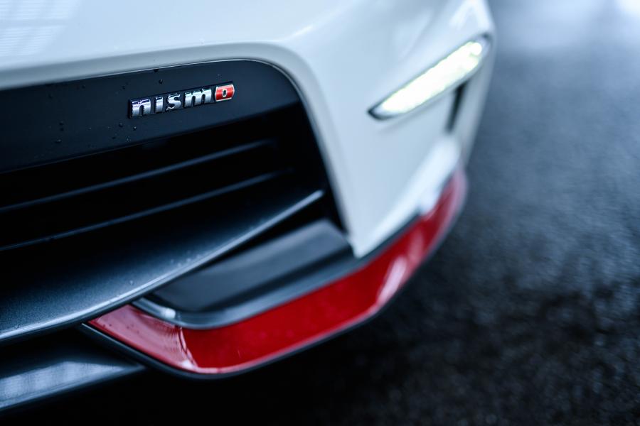 Детали экстерьера Nissan Fairlady Z Nismo (Z34) 2014 года  (JP) (фото 33 из 39)